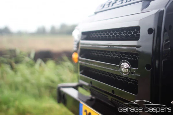 Foto in gallerij voor artikel Project: De Carbon Black Defender 90