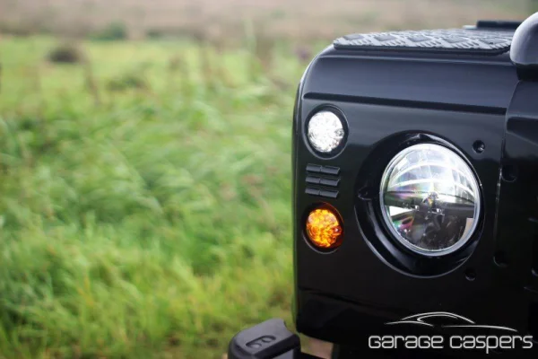 Foto in gallerij voor artikel Project: De Carbon Black Defender 90