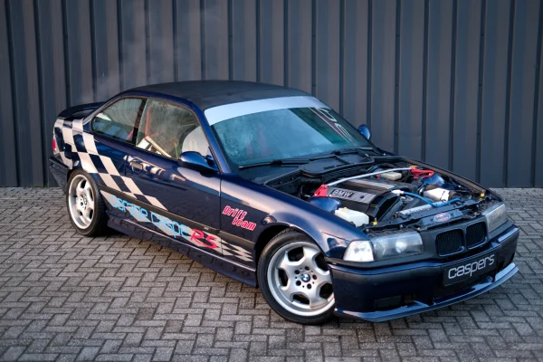 Foto 1 van fotogallerij BMW E36 325i Race/Drift uit 1992