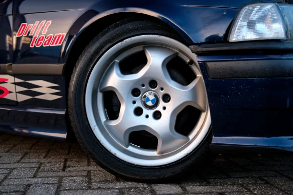 Foto 9 van fotogallerij BMW E36 325i Race/Drift uit 1992