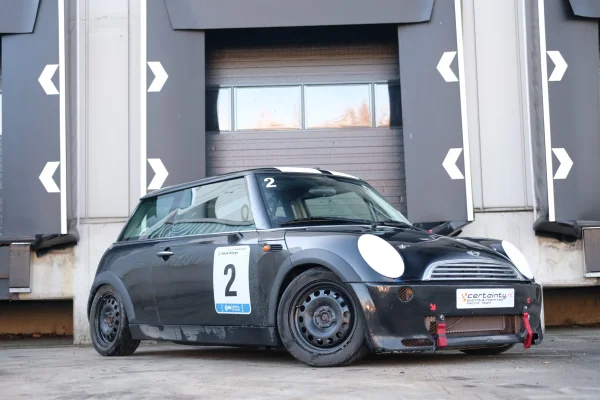 Foto 11 van fotogallerij MINI Cooper cup raceauto uit 2000