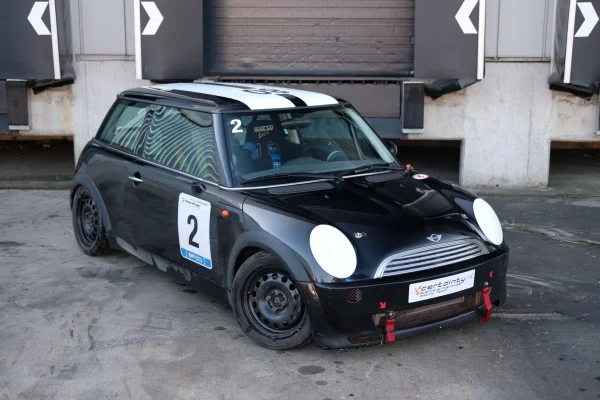 Foto 2 van fotogallerij MINI Cooper cup raceauto uit 2000