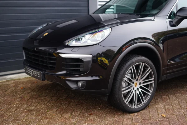 Foto 1 van fotogallerij Porsche Cayenne S 4.2D uit 2017