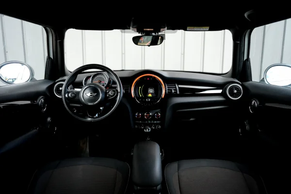Foto 4 van fotogallerij MINI Cooper 1.5 Business uit 2015