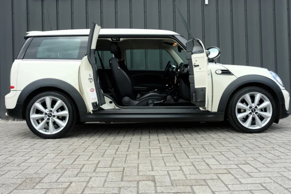 Foto 2 van fotogallerij MINI One Clubman 1.6 uit 2015