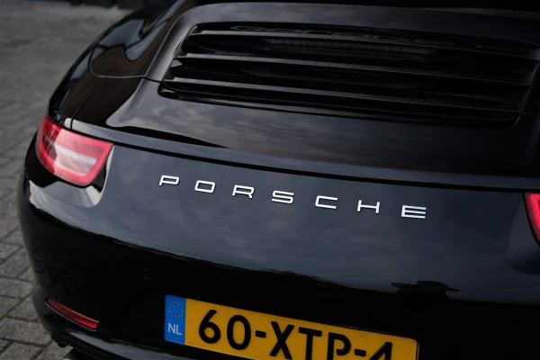 Foto 1 van fotogallerij Porsche 911 3.8 Carrera S Cabrio uit 2012