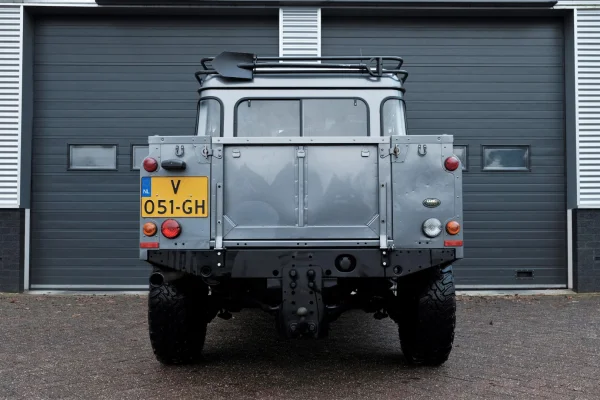 Foto 4 van fotogallerij Land Rover Defender 110 uit 2010