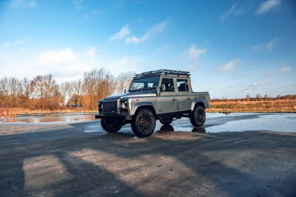 Foto 6 van fotogallerij Land Rover Defender 110 uit 2010