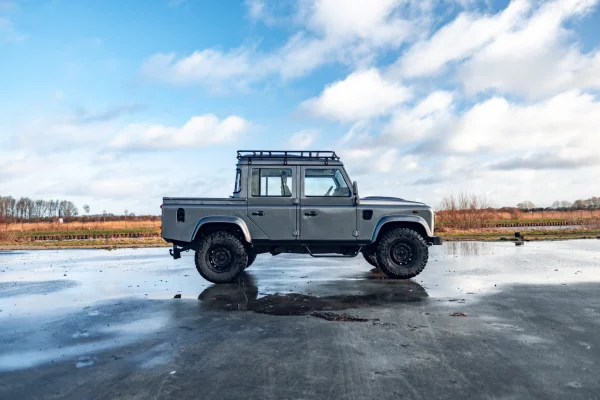 Foto 7 van fotogallerij Land Rover Defender 110 uit 2010