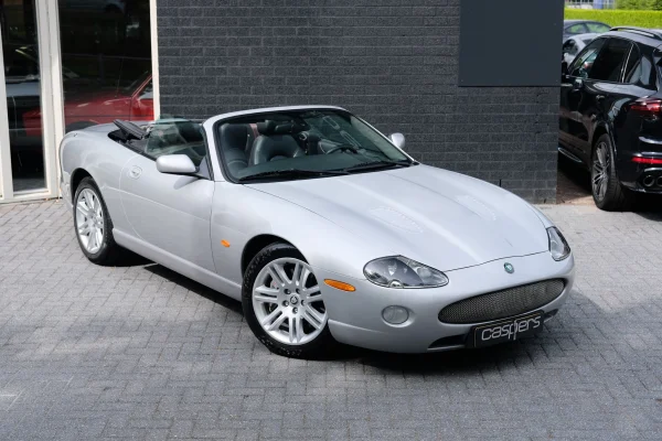 Foto 2 van fotogallerij Jaguar XKR Convertible uit 2004