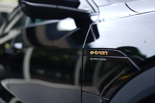 Foto 3 van fotogallerij Audi E-tron Sportback 50 Quattro Edition uit 2020