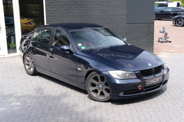 Foto 2 van fotogallerij BMW E90 330i racer uit 2005