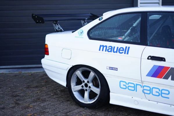 Foto 3 van fotogallerij BMW E36 325i Coupé racer uit 1992