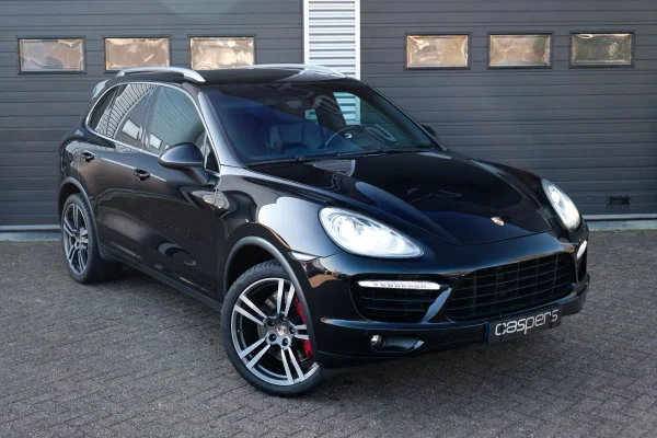 Foto 2 van fotogallerij Porsche Cayenne 4.8 Turbo uit 2011