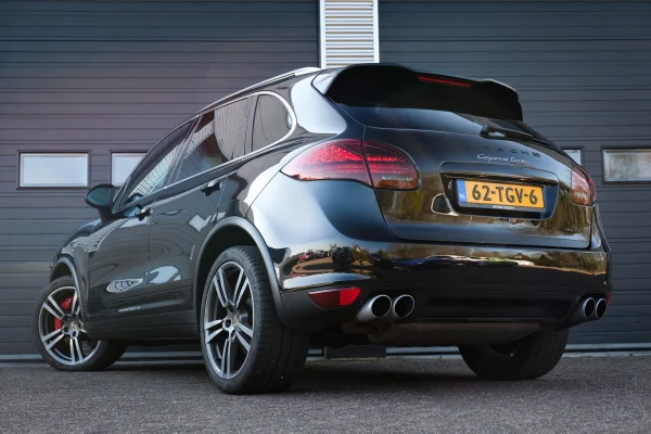 Foto 1 van fotogallerij Porsche Cayenne 4.8 Turbo uit 2011