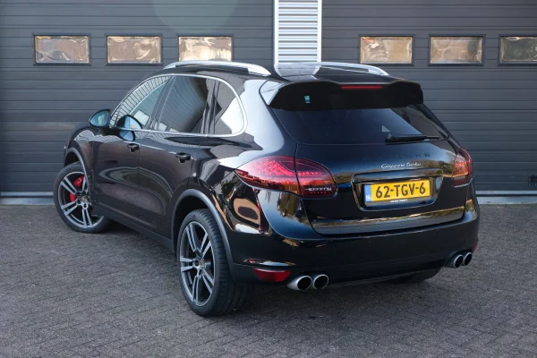 Foto 3 van fotogallerij Porsche Cayenne 4.8 Turbo uit 2011