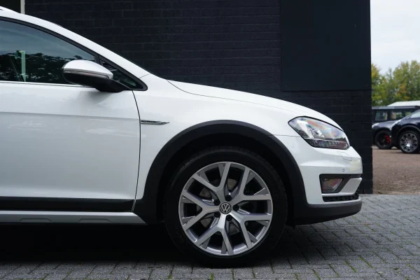 Foto 3 van fotogallerij Volkswagen Golf Alltrack Variant 4Motion uit 2017