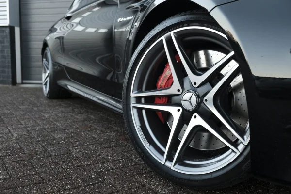 Foto 2 van fotogallerij Mercedes-Benz C63 AMG S Coupé uit 2016