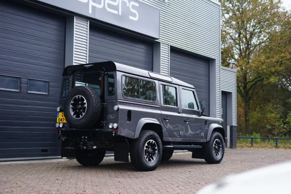 Foto 4 van fotogallerij Land Rover Defender 2.2 TD 110 SW E uit 2016