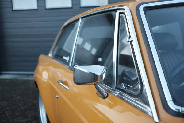 Foto 3 van fotogallerij MG B GT 3.9L V8 uit 1972