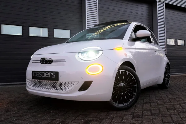 Foto 3 van fotogallerij Fiat 500 C La Prima uit 2021