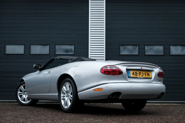 Foto 1 van fotogallerij Jaguar XKR Convertible uit 2004