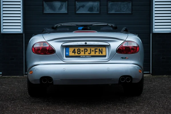 Foto 3 van fotogallerij Jaguar XKR Convertible uit 2004