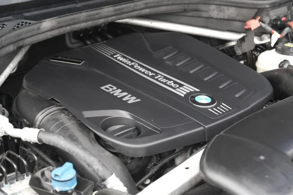 Foto 2 van fotogallerij BMW X5 3.0D xDrive High Executive uit 2016