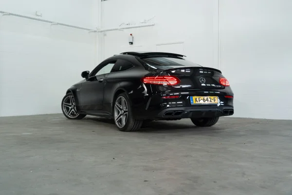 Foto 14 van fotogallerij Mercedes-Benz C63 S AMG Coupé uit 2016