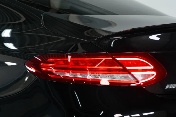 Foto 18 van fotogallerij Mercedes-Benz C63 S AMG Coupé uit 2016