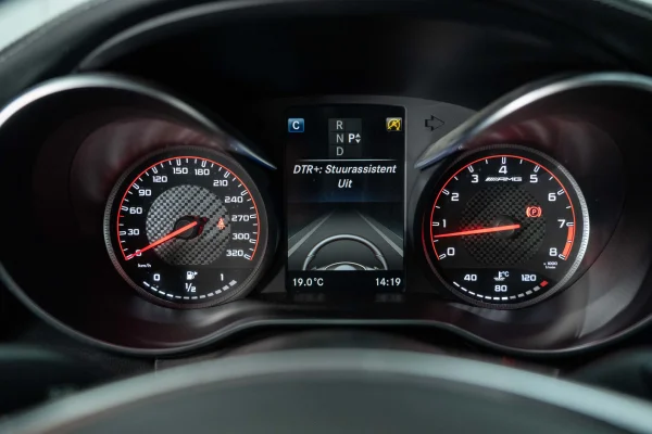 Foto 44 van fotogallerij Mercedes-Benz C63 S AMG Coupé uit 2016