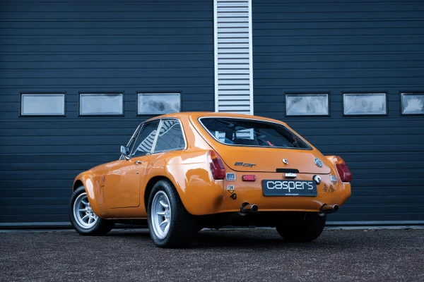 Foto 1 van fotogallerij MG B GT V8 3.9L uit 1972