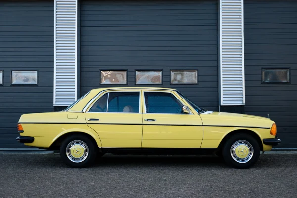 Foto 4 van fotogallerij Mercedes-Benz W123 200 uit 1980