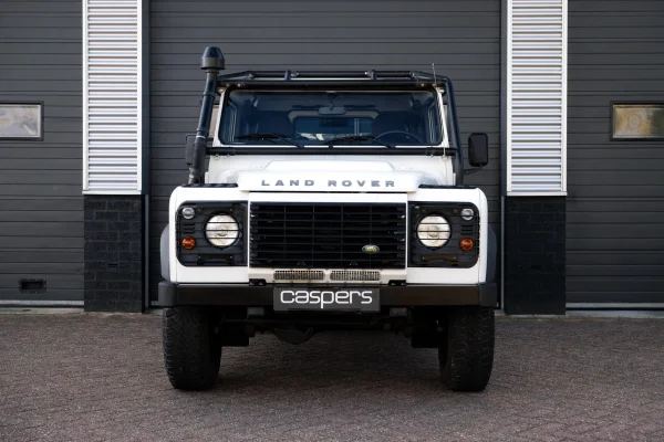 Foto 2 van fotogallerij Land Rover Defender 90 TD4 Puma uit 2010