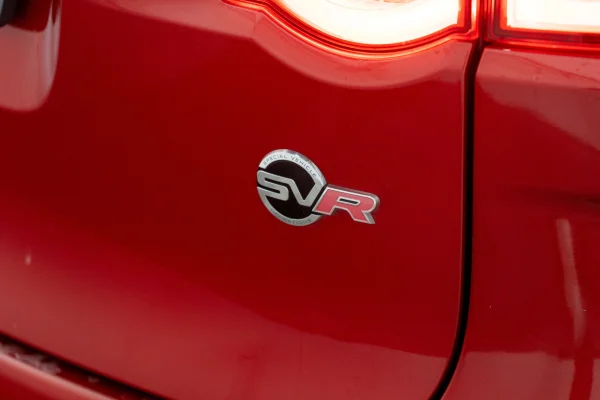Foto 21 van fotogallerij Jaguar F-Pace 5.0 SVR uit 2018