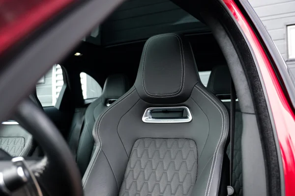 Foto 27 van fotogallerij Jaguar F-Pace 5.0 SVR uit 2018