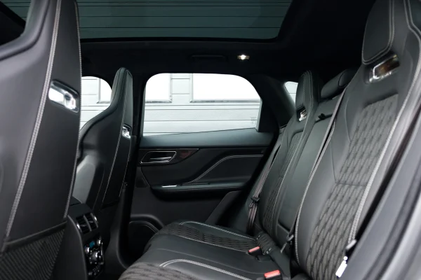 Foto 48 van fotogallerij Jaguar F-Pace 5.0 SVR uit 2018