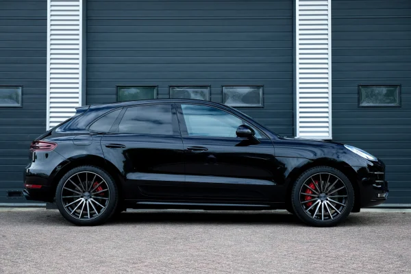 Foto 4 van fotogallerij Porsche Macan 3.6 Turbo Exclusive Powerkit uit 2017