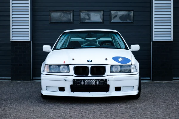 Foto 2 van fotogallerij BMW 325i Raceauto uit 1992