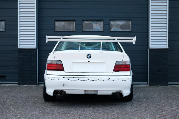 Foto 3 van fotogallerij BMW 325i Raceauto uit 1992