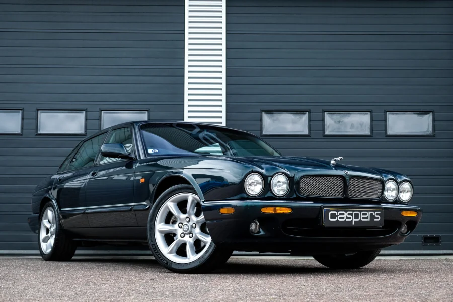 Foto 0 van fotogallerij Jaguar XJR 4.0 V8 uit 2001