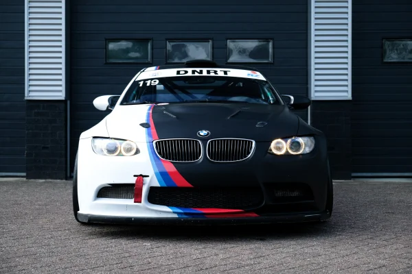 Foto 2 van fotogallerij BMW M3 GTR Endurance racer uit 2002