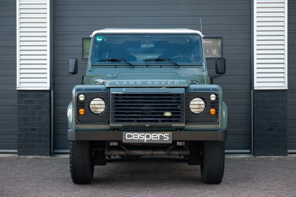 Foto 2 van fotogallerij Land Rover Defender 2.4 TD 90 SW uit 2008