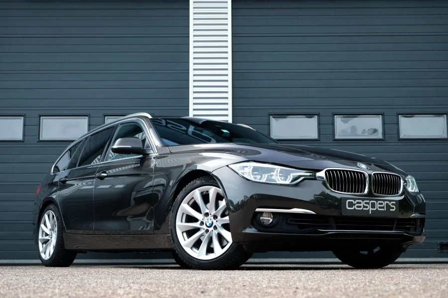 Foto 0 van fotogallerij BMW 325d High Executive uit 2016