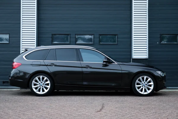 Foto 4 van fotogallerij BMW 325d High Executive uit 2016