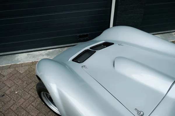Foto 24 van fotogallerij Kellison Astra J4 6.4 V8 uit 1961