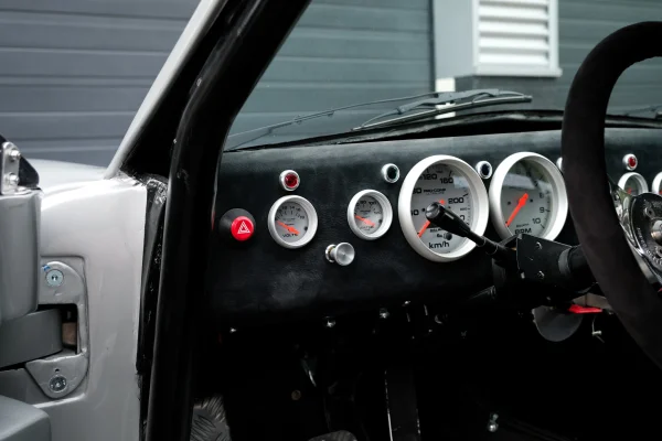 Foto 61 van fotogallerij Kellison Astra J4 6.4 V8 uit 1961