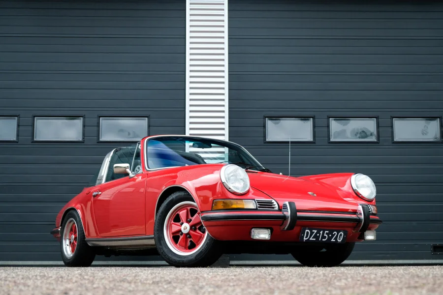 Foto 0 van fotogallerij Porsche 911 T Targa, ölklappe uit 1972