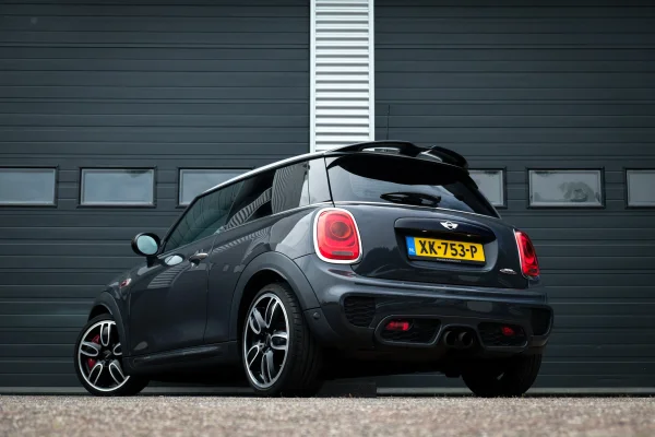 Foto 1 van fotogallerij MINI Cooper 2.0 John Cooper Works uit 2015