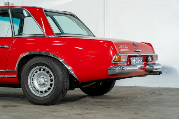 Foto 19 van fotogallerij Mercedes-Benz 280SL uit 1968